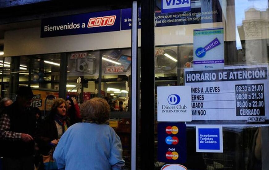 Imagen de Tiraron la toalla: Coto y Jumbo dan marcha atr&aacute;s y ma&ntilde;ana cerrar&aacute;n sus sucursales