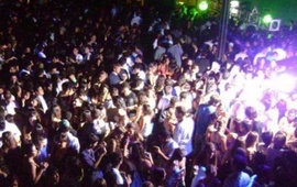 Hoy fue Ismael, el mes pasado fue Gerardo Escobar que no lo pudo contar y así esta la noche", se quejó Rafael.