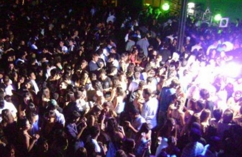 “Hoy fue Ismael, el mes pasado fue Gerardo Escobar que no lo pudo contar y así esta la noche", se quejó Rafael. “Hoy fue Ismael, el mes pasado fue Gerardo Escobar que no lo pudo contar y así esta la noche", se quejó Rafael.