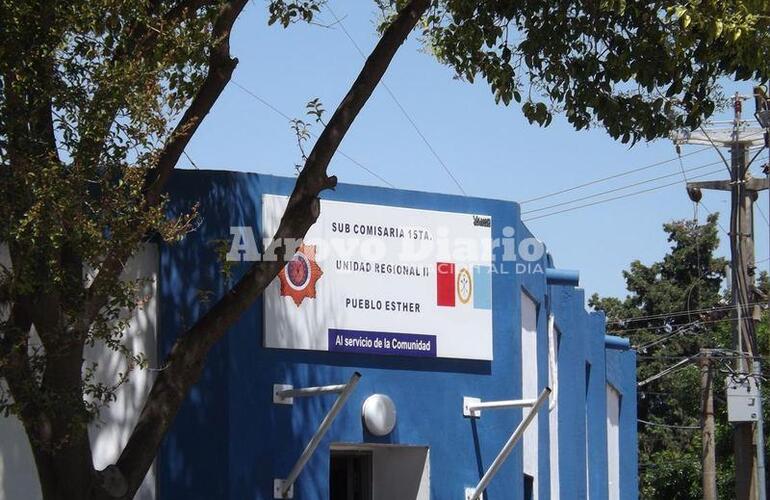 Sub 15. Personal de la Sub Comisaria 15° procedió al secuestro de 4 computadoras donde funcionaba el Ciber. Foto: Archivo AD Sub 15. Personal de la Sub Comisaria 15° procedió al secuestro de 4 computadoras donde funcionaba el Ciber. Foto: Archivo AD