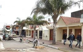 De recorrida. El intendente Nizar Esper estuvo recorriendo la obra este mediod&iacute;a.