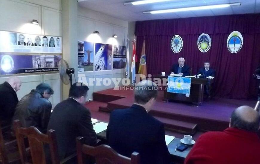 Sesión. Los concejales en la sesión pública del día de la fecha.