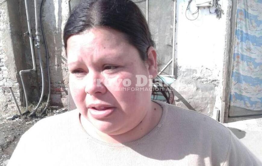 Preocupada. Una de las vecinas que ya sufrió en varias ocasiones la impunidad por parte de estos ladrones. Dicen que "son los mismos de siempre". Foto: Gentileza Nicolás Trabaina.