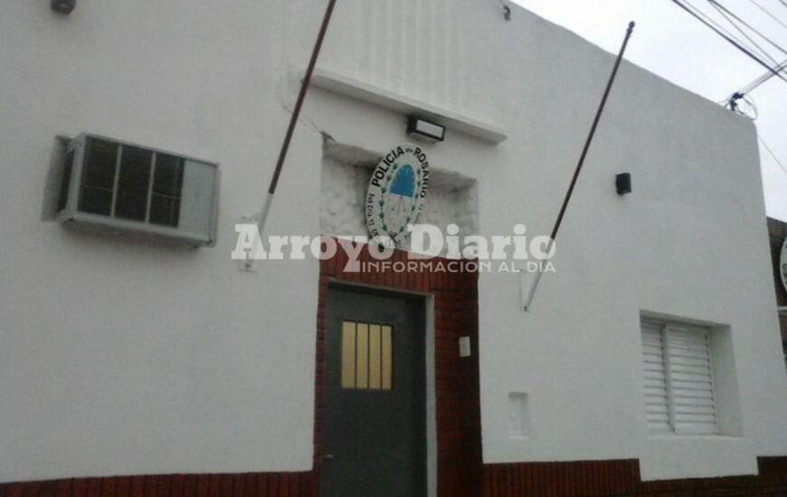 En sede policial. La denuncia del caso quedó radicada en la subcomisaría 13 de la vecina localidad.
