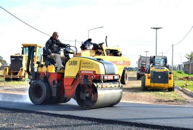 Imagen de General Lagos: pavimentación de calles Paraná y Creonte Pineschi