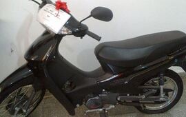 A estrenar. Esta es la moto 0 km que se sorteó esta noche.