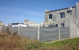 Por atr&aacute;s. Los delincuentes ingresaron por la parte trasera de la vivienda, tras saltar el tejido perimetral.