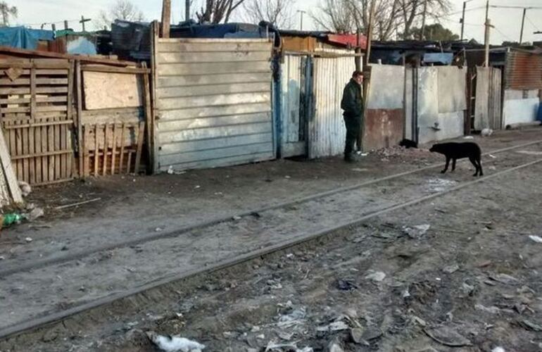 Casillas junto a la v&iacute;a en Arroyito Oeste, ah&iacute; apareci&oacute; Zulatto.