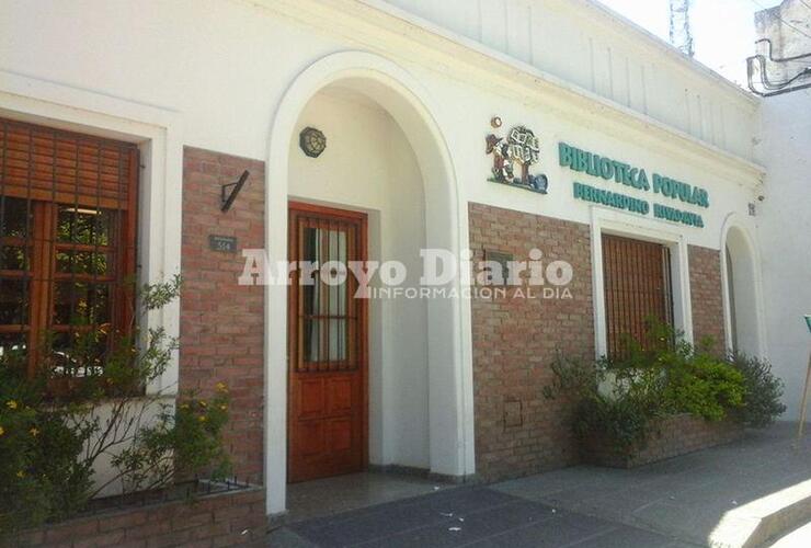 Frente a la plaza. La Biblioteca de Arroyo Seco está en Belgrano 514