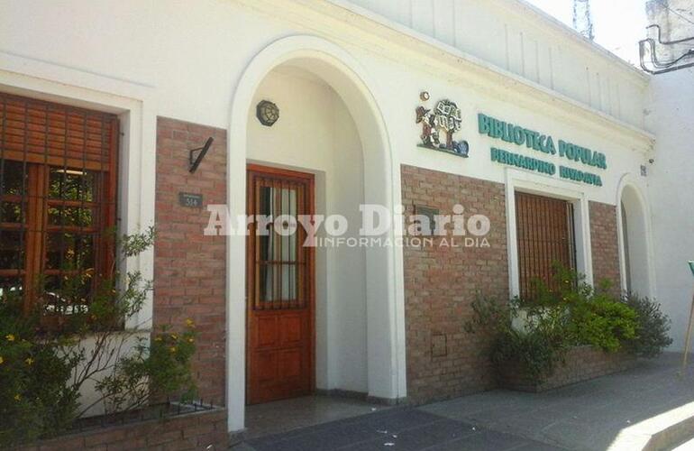 Frente a la plaza. La Biblioteca de Arroyo Seco está en Belgrano 514