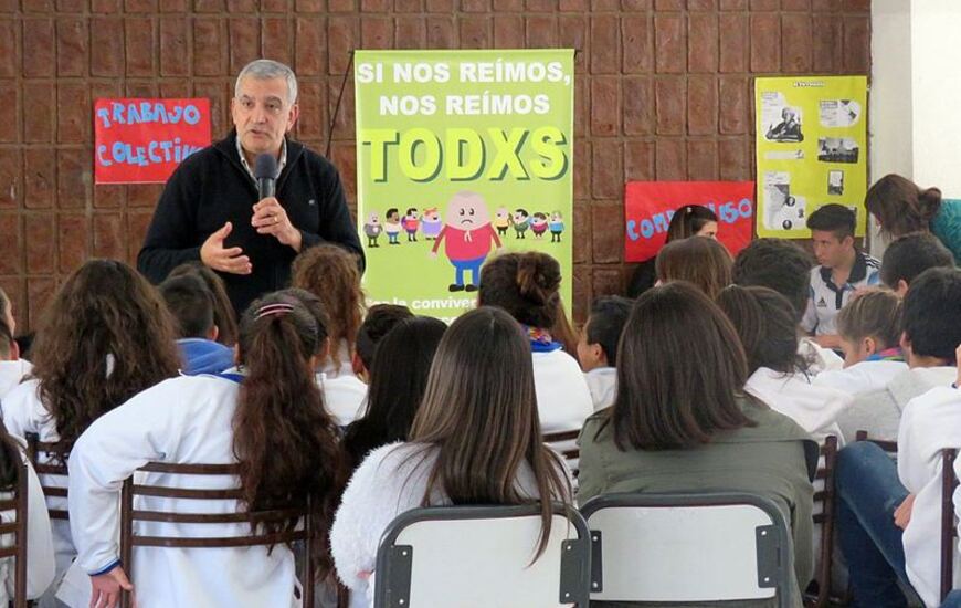 Gestión. La presencia del profe Aristídes Álvarez también se pudo concretar gracias al vice director de la Escuela Técnica N° 650 Sergio Falasco. Foto: claudiagiaccone.com.ar