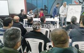 En el SUM. La reunión tuvo lugar en el Salón de Usos Múltiples Gloria Gennai del Centro Cultural.