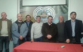 En el Centro. Uno de los lugares que visit&oacute; Lucas Incicco junto al Concejal Mat&iacute;as Attoresi fue el Centro Comercial. Fotos: Gentileza Mat&iacute;as Attoresi