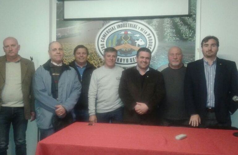 En el Centro. Uno de los lugares que visit&oacute; Lucas Incicco junto al Concejal Mat&iacute;as Attoresi fue el Centro Comercial. Fotos: Gentileza Mat&iacute;as Attoresi