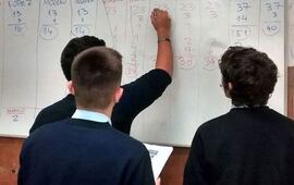 El ritual de la entrega de libertas puede cambiar y mirar las notas ya no será igual. Foto: Imagen Ilustrativa