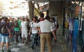 Imagen de En La Plata: destrozos, heridos y saqueos