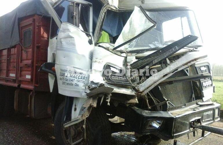 Solo daños materiales. Fueron las únicas consecuencias del accidente pese al estado en que quedó uno de los rodados.