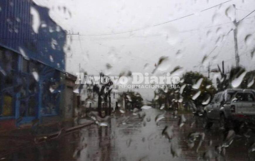 Imagen de Lluvia, frío y humedad; así comenzó el lunes