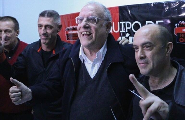 Tiki Mart&iacute;nez junto al resto de la dirigencia de Newell's. Foto: Archivo/Rosario3.com