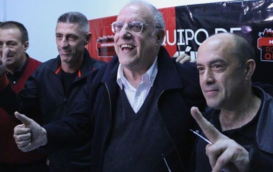 Tiki Martínez junto al resto de la dirigencia de Newell's. Foto: Archivo/Rosario3.com