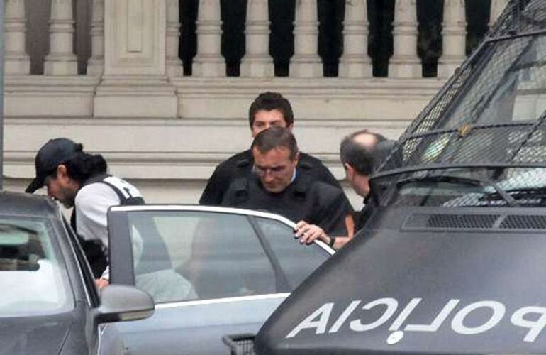 Imagen de Trasladaron al ex jefe policial Hugo Tognoli al penal de Ezeiza