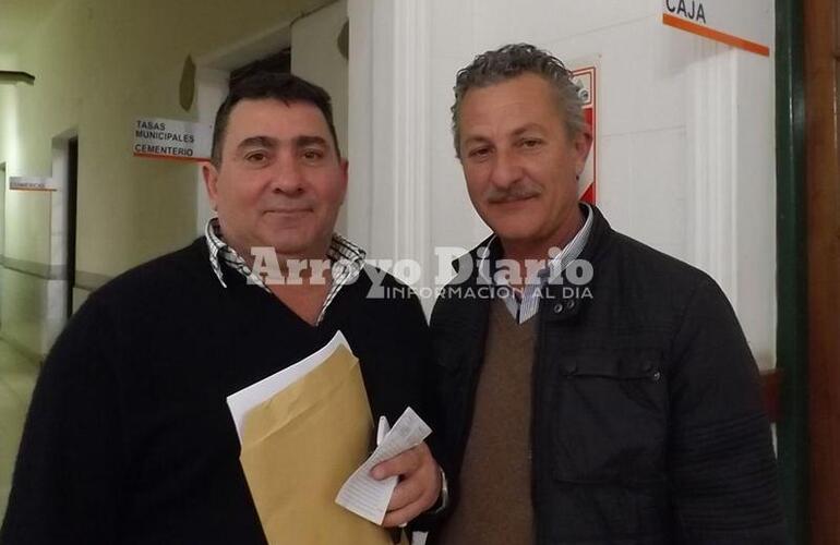 En la municipalidad. El Secretario de Obras y Servicios Públicos, Horacio Garzia junto al Director de Maestranza, Adrián Spina.