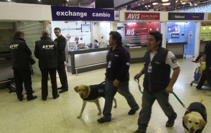 La jueza María Servini de Cubría ordenó el allanamiento en el aeropuerto de Ezeiza