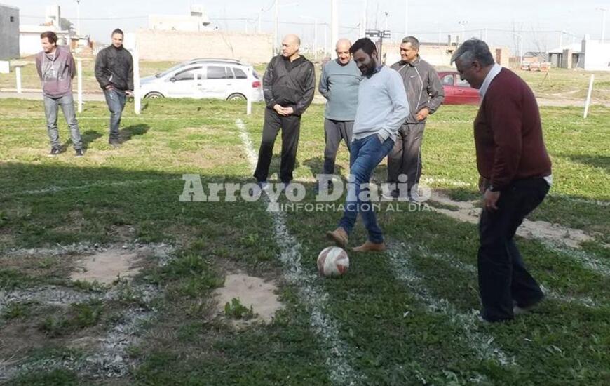 Esta ma&ntilde;ana. Esper en el puntapi&eacute; inicial que le dio inicio al campeonato