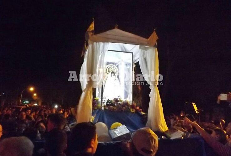 Imagen de Peregrinación: La virgen pasó junto a miles de fieles por Arroyo Seco