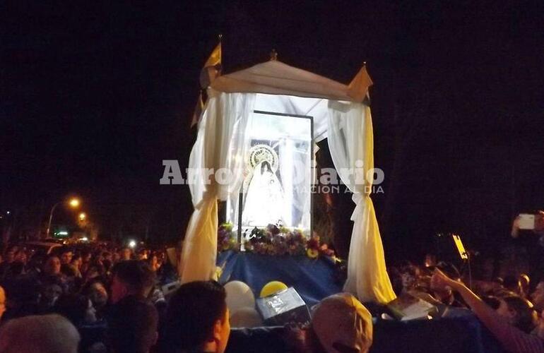 Imagen de Peregrinación: La virgen pasó junto a miles de fieles por Arroyo Seco