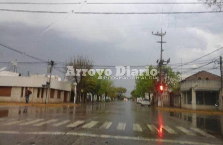 Llueve sobre mojado. Se espera que el tiempo se mantenga inestable todo el día.