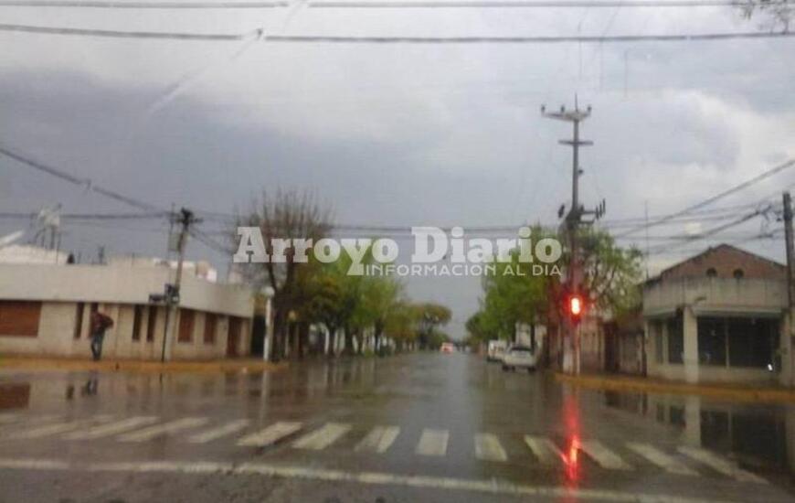 Llueve sobre mojado. Se espera que el tiempo se mantenga inestable todo el día.