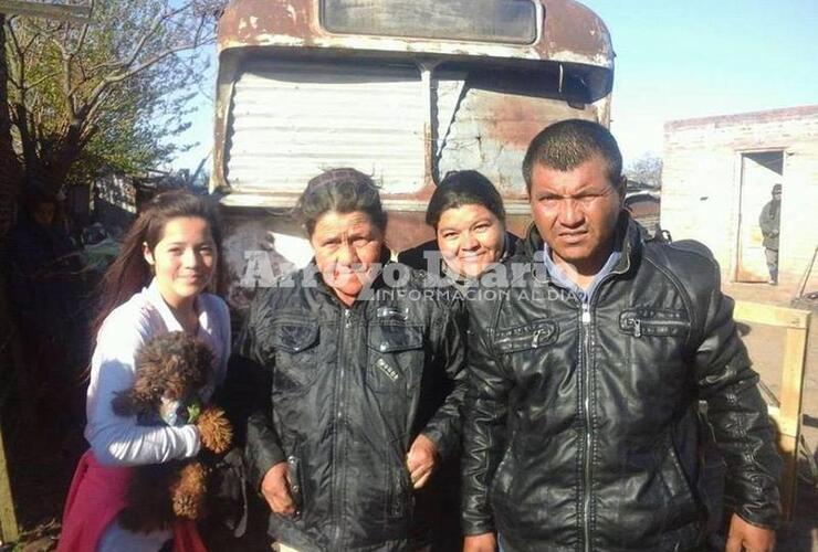 Con su familia. "Tita" ya se reencontró con su familia.