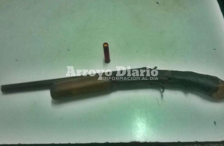 Sobre el secuestro. El arma y la moto fueron trasladadas, en primera instancia, a la comisar&iacute;a local.