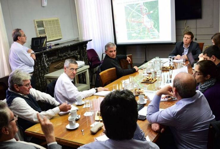 Imagen de La provincia avanza con los proyectos de acceso a puertos de la zona sur del Gran Rosario