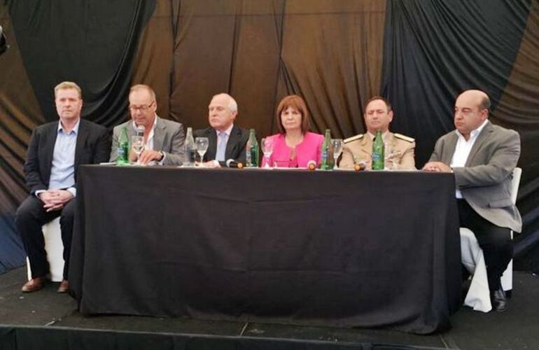 La ministra estuvo junto al gobernador Lifschitz.