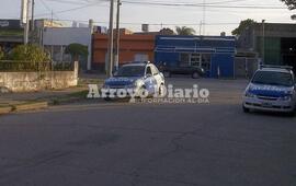 Esta tarde. El segundo jefe de la 27 junto a sus hombres arribaron al lugar allanado en dos unidades.