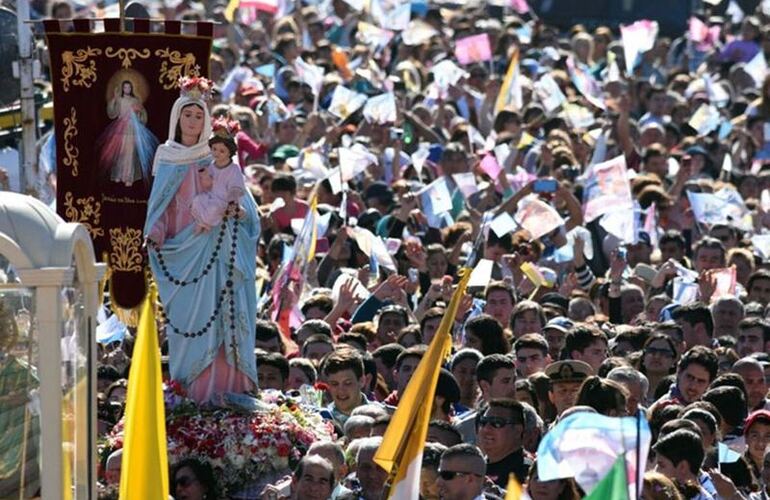 Imagen de Miles de fieles celebran a la Virgen del Rosario en San Nicolás