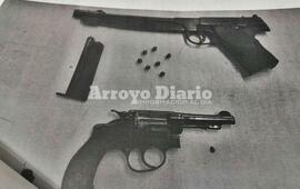 Un rev&oacute;lver y una pistola. Las armas que le fueron secuestradas al octogenario no estaban registradas.