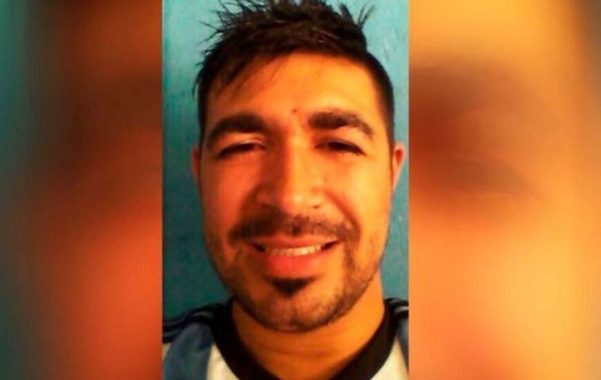 La familia divulgó imágenes del joven.