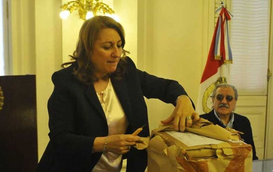 Apertura de sobres. Los sobres con las ofertas de las tres empresas que se presentaron se abrieron el &uacute;ltimo lunes.