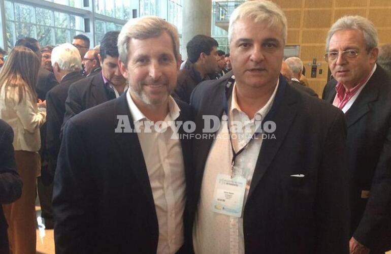 Nizar Esper junto al Ministro del Interior, Obras Públicas y Vivienda de la Nación, Rogelio Frigerio.