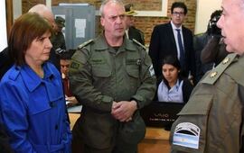 La ministra se reuni&oacute; con los gendarmes este jueves. Foto: MR