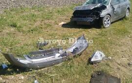 Da&ntilde;os importantes. As&iacute; qued&oacute; el coche tras el vuelco.