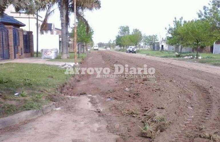 Primeros trabajos. Ya arrancaron con los trabajos en Hip&oacute;lito Yrigoyen y Coronel Arnold.