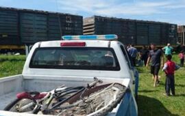 Imagen de Una mujer en bicicleta fue arrollada por un tren y s&oacute;lo sufri&oacute; heridas leves