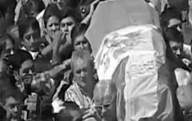 Imagen de Al grito de �Justicia�, una multitud despide en Tucum&aacute;n al cura Juan Viroche