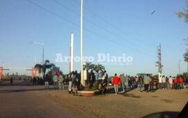 Una multitud. Una gran cantidad de chicos se concentraron en la Axion tras la salida del boliche y allí se generó la gresca.