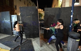 Imagen de Las feministas generaron destrozos en Rosario