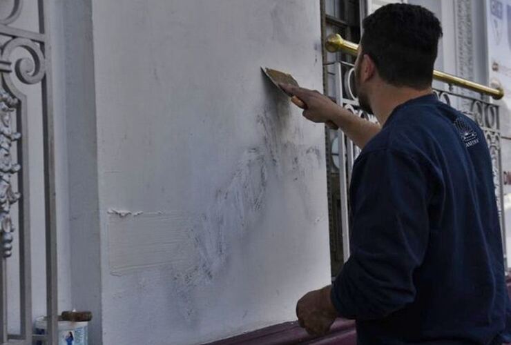 Imagen de El municipio se hará cargo de limpiar las pintadas en inmuebles privados